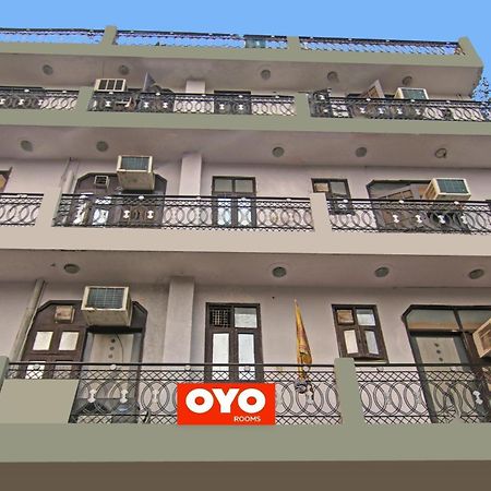 Flagship Hotel Decent Stay Near Pvr Vikaspuri Delhi 뉴델리 외부 사진