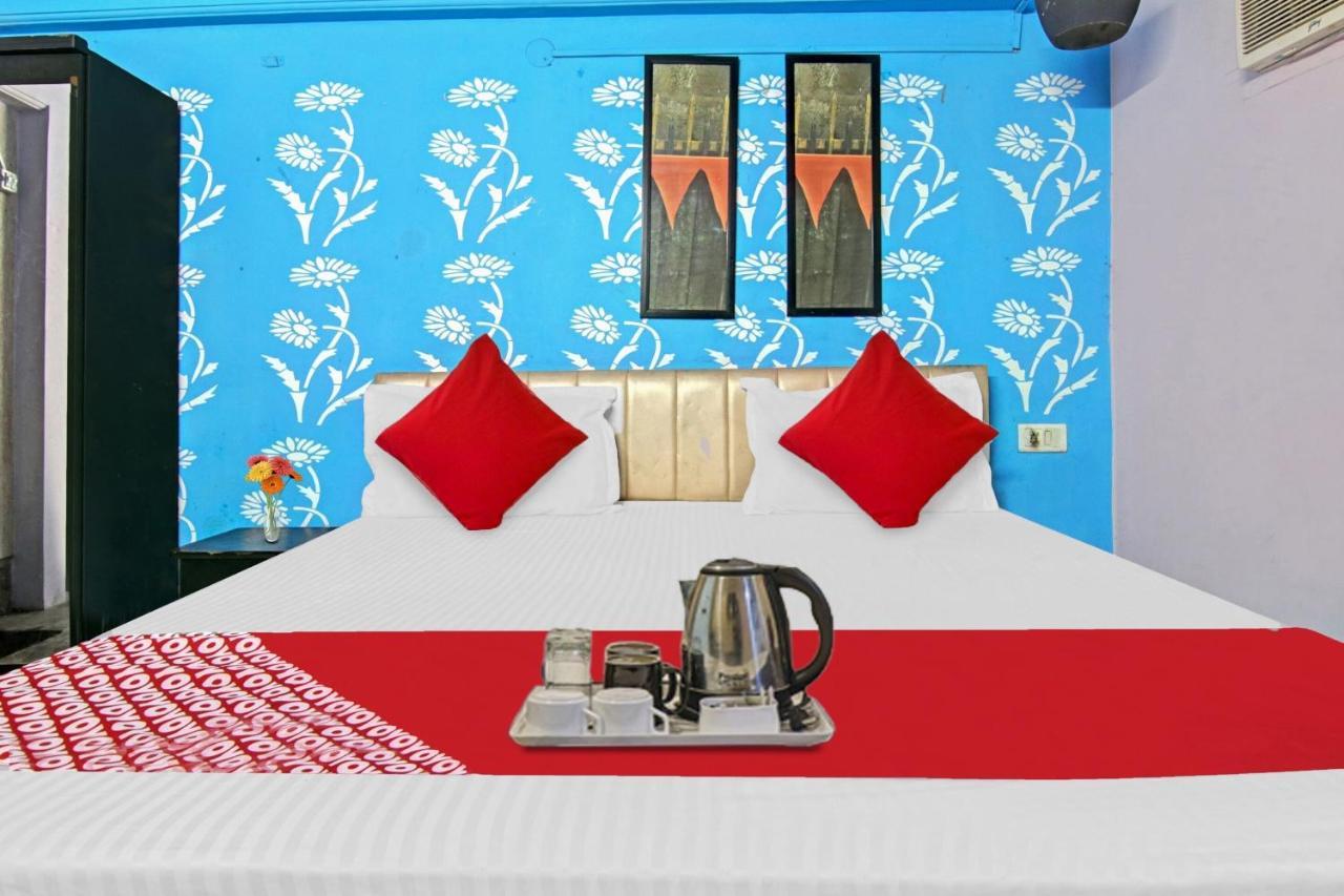 Flagship Hotel Decent Stay Near Pvr Vikaspuri Delhi 뉴델리 외부 사진