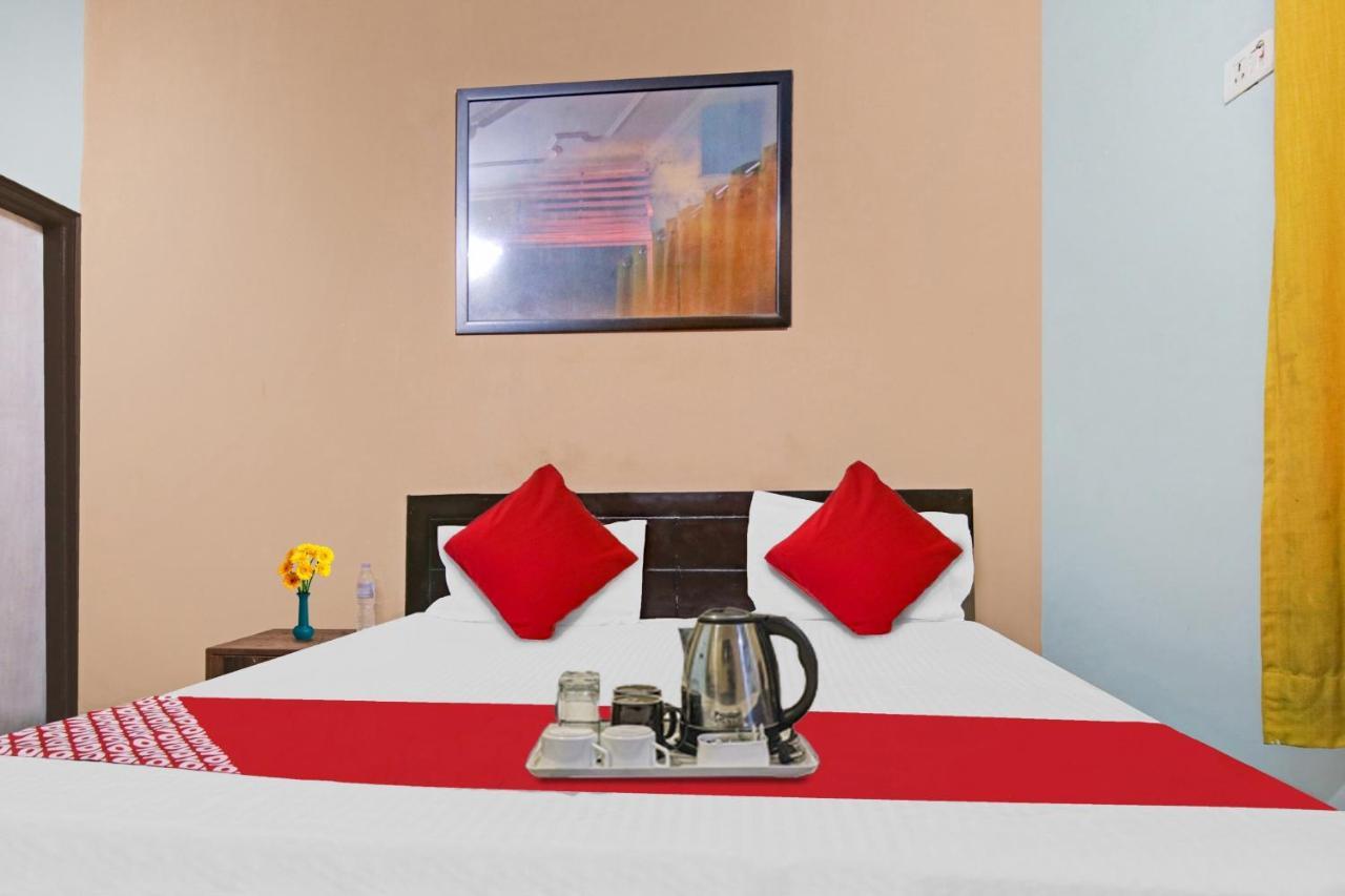 Flagship Hotel Decent Stay Near Pvr Vikaspuri Delhi 뉴델리 외부 사진