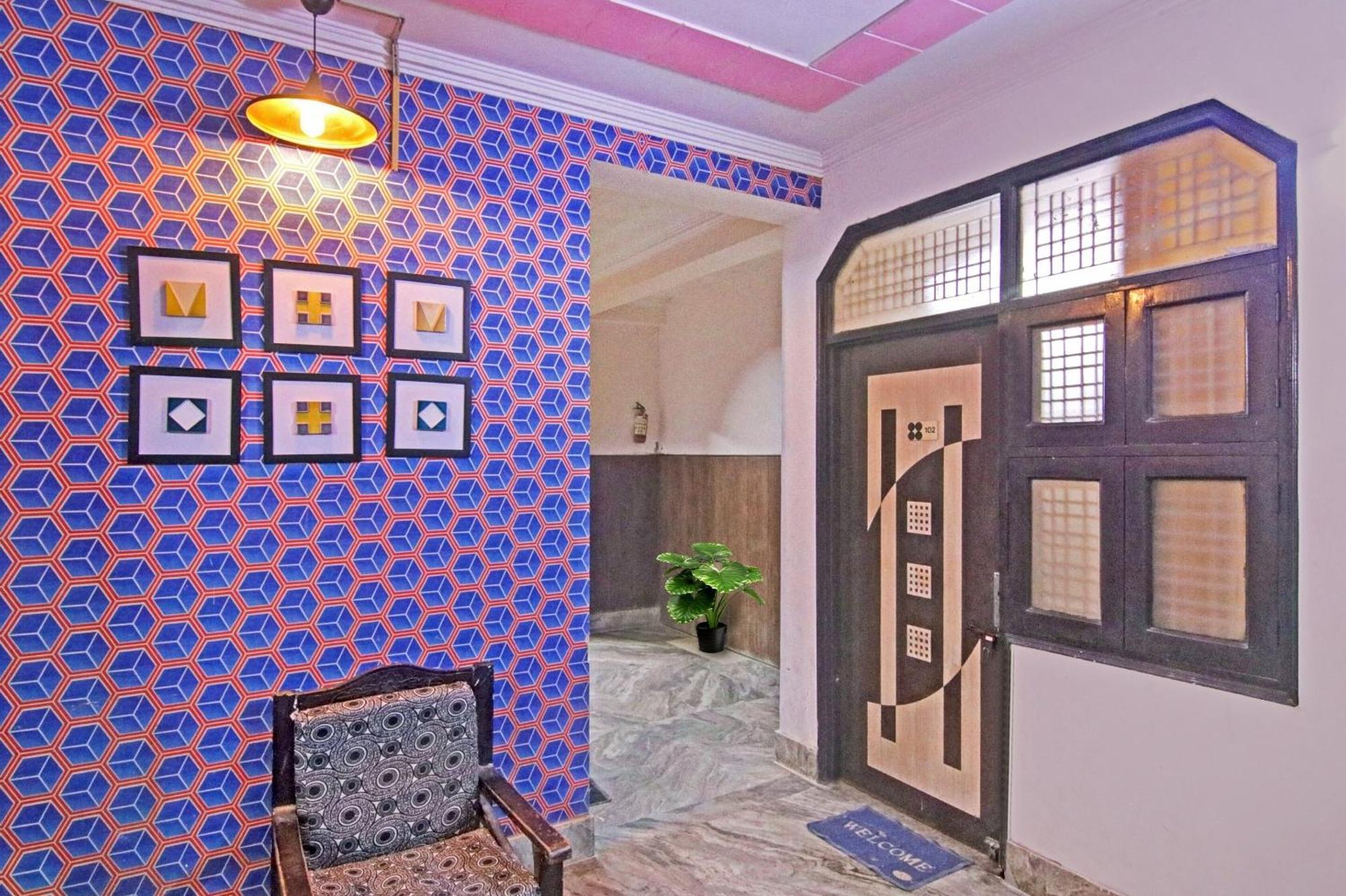 Flagship Hotel Decent Stay Near Pvr Vikaspuri Delhi 뉴델리 외부 사진