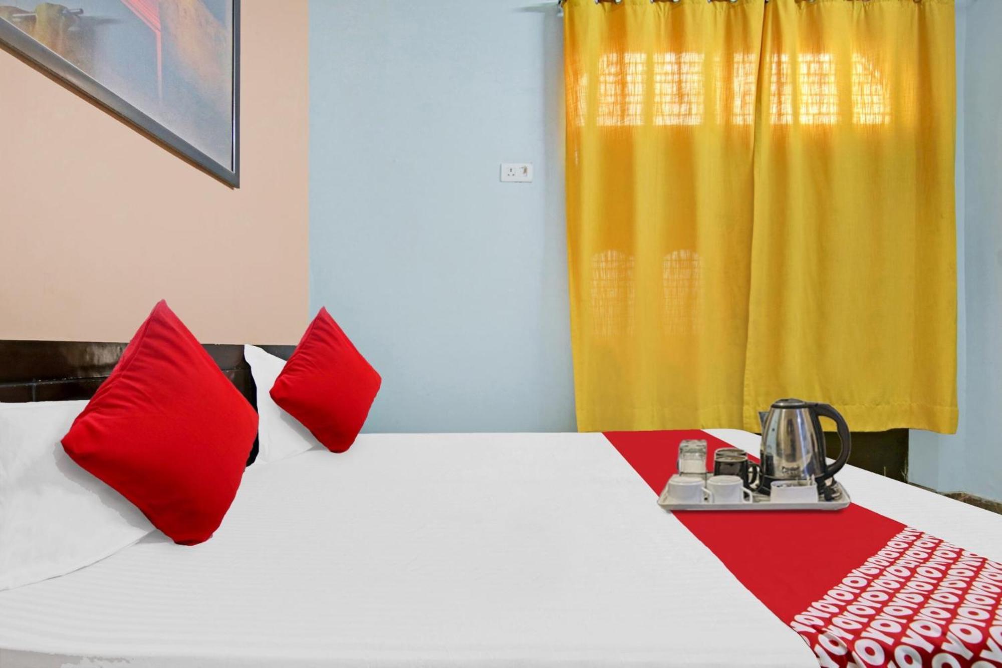 Flagship Hotel Decent Stay Near Pvr Vikaspuri Delhi 뉴델리 외부 사진